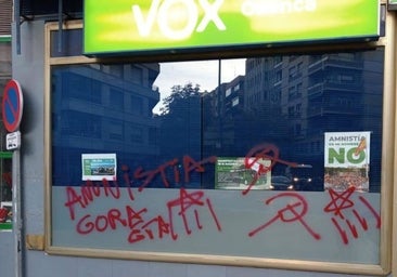 La sede de Vox en Cuenca amanece con pintadas a favor de la amnistía y el PSOE condena los actos vandálicos