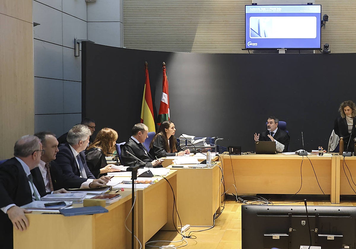 Vista de la sala en la que se celebra el juicio por la muerte de Santi Coca después de recibir una paliza