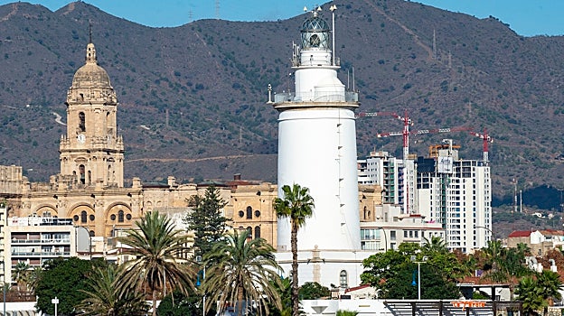Farola del Puerto de Málaga