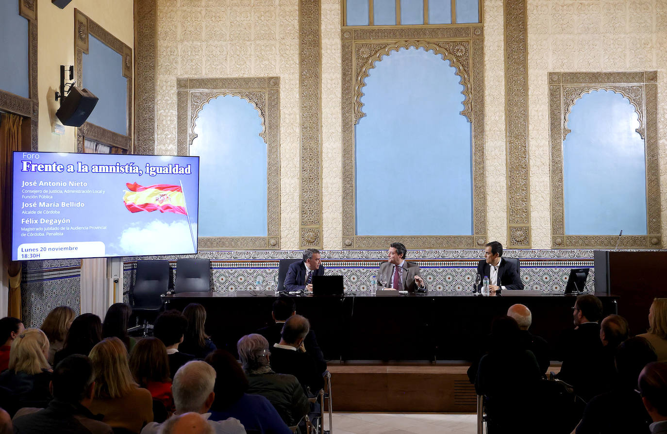 El foro del PP de Córdoba sobre la ley de amnistía, en fotos