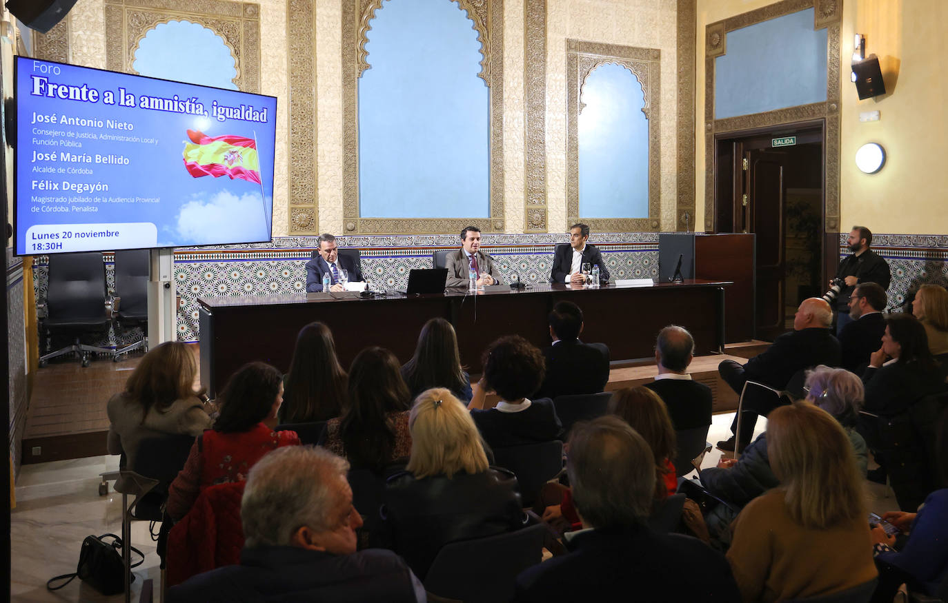 El foro del PP de Córdoba sobre la ley de amnistía, en fotos