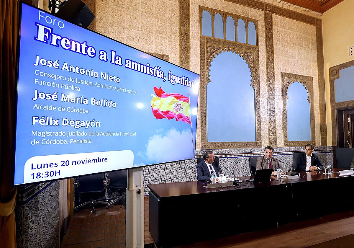 El foro del PP de Córdoba sobre la ley de amnistía, en fotos