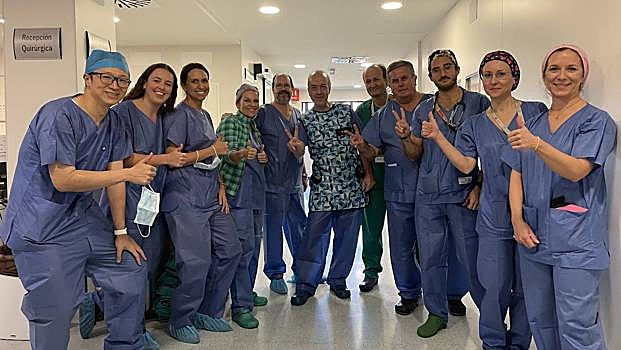 El Hospital Reina Sofía de Córdoba implanta un nuevo tipo de desfibrilador automático extravascular