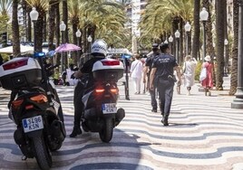 El Ayuntamiento de Alicante ejecuta dos sentencias que dan plaza de funcionario a 43 opositores a la Policía Local