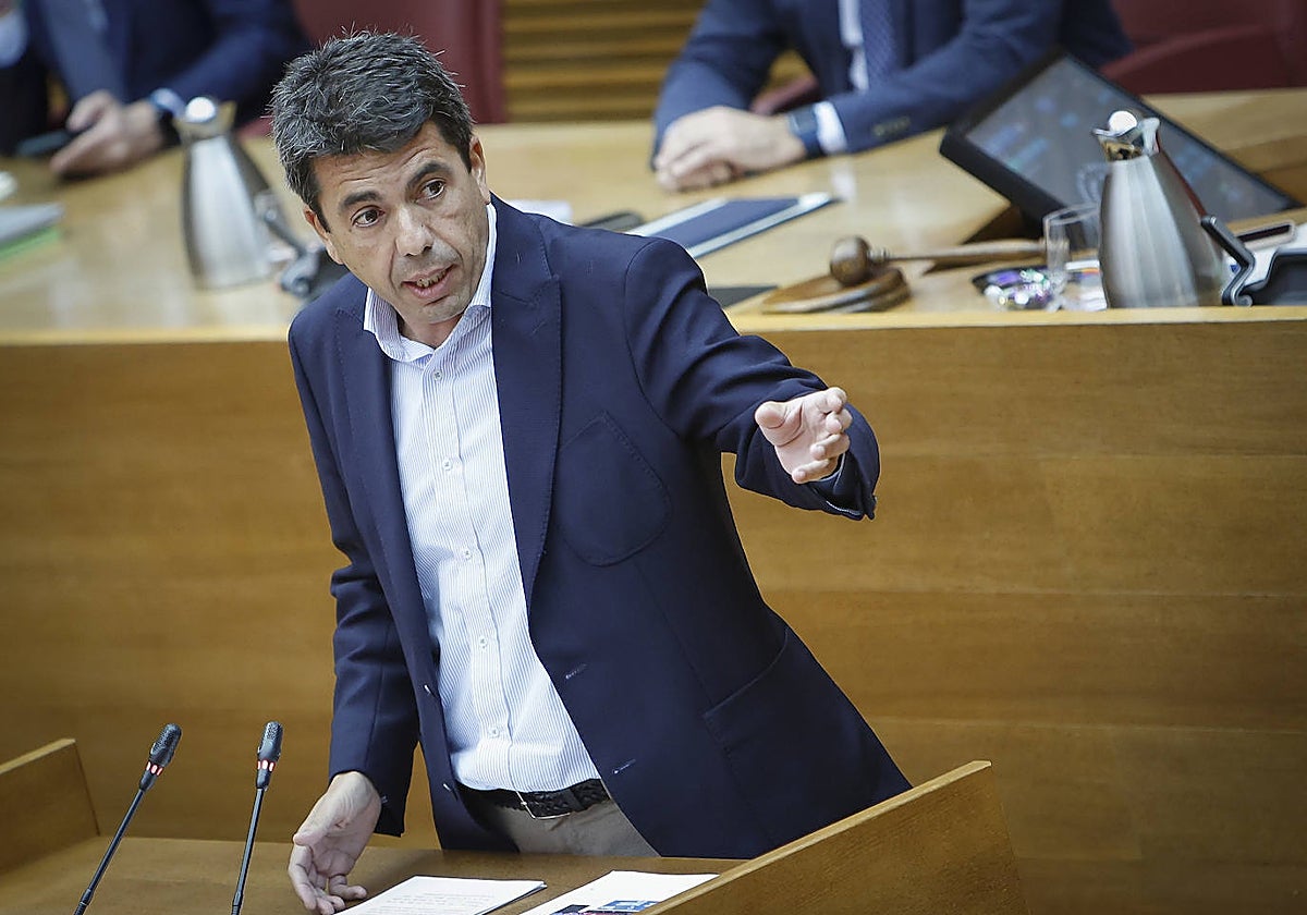 Imagen del presdiente de la Generalitat Valenciana, Carlos Mazón, este miércoles en las Cortes Valencianas