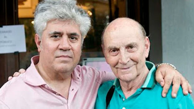 El poeta con Pedro Almodóvar