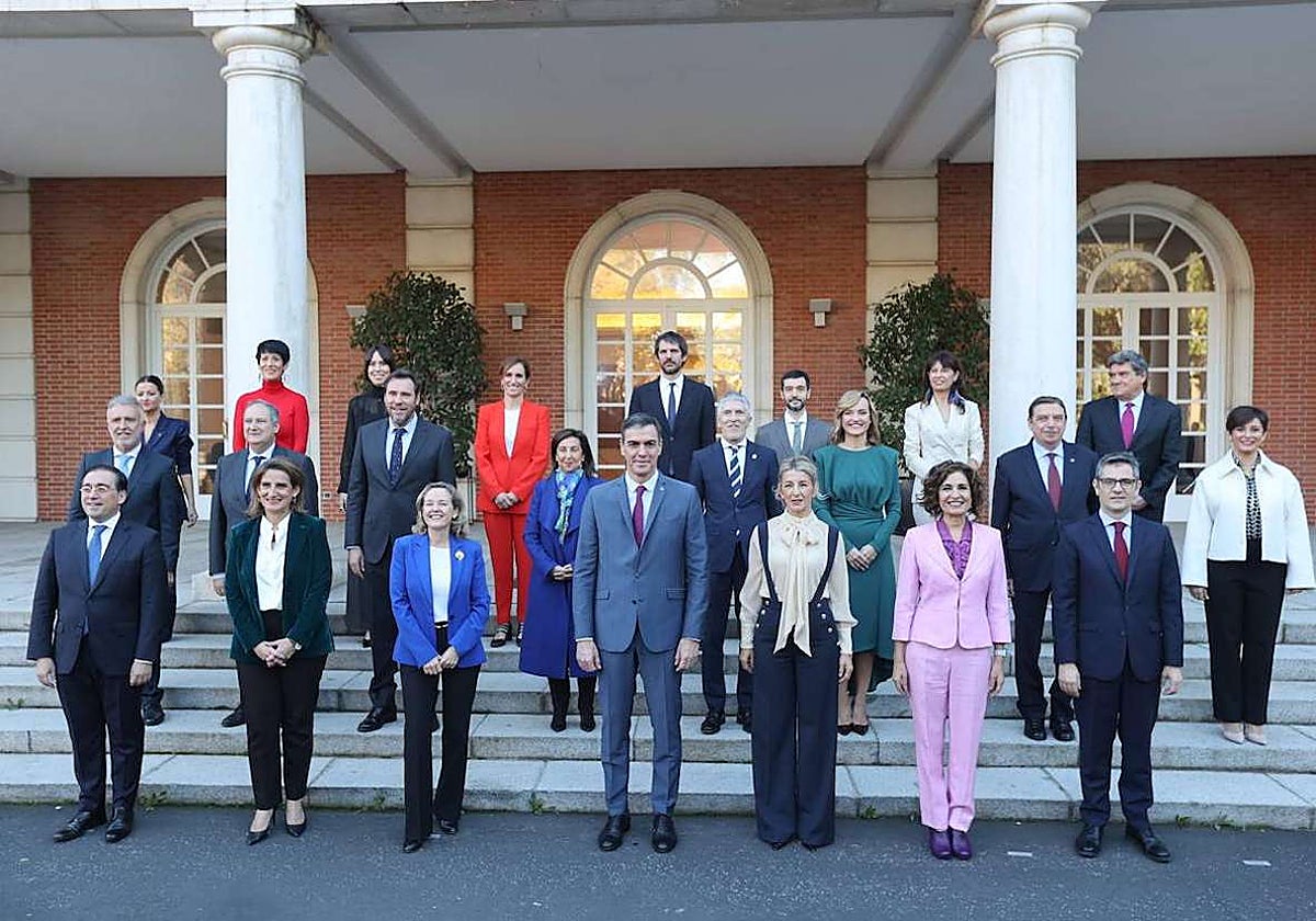 La imagen del Consejo de Ministros, antes de su primera reunión
