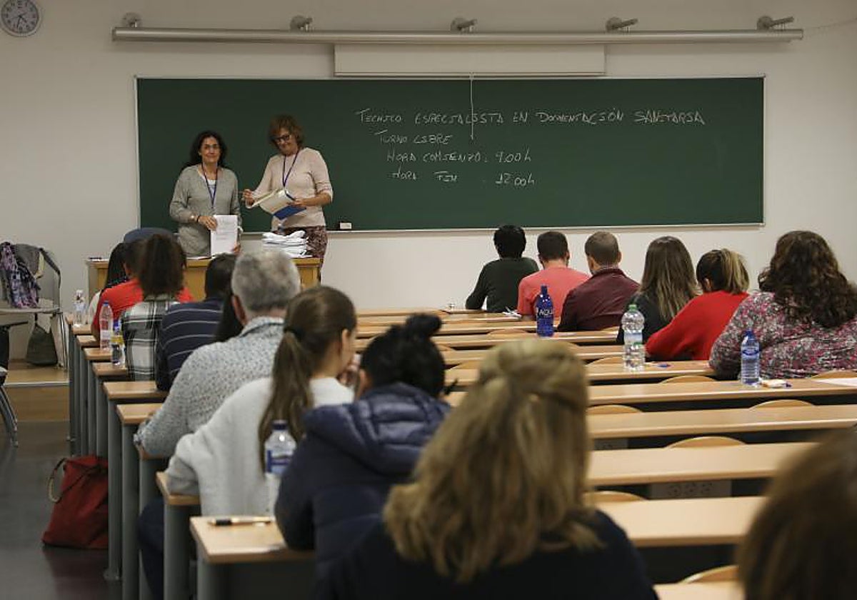 Aspirantes en unas oposiciones del SAS celebradas en Sevilla