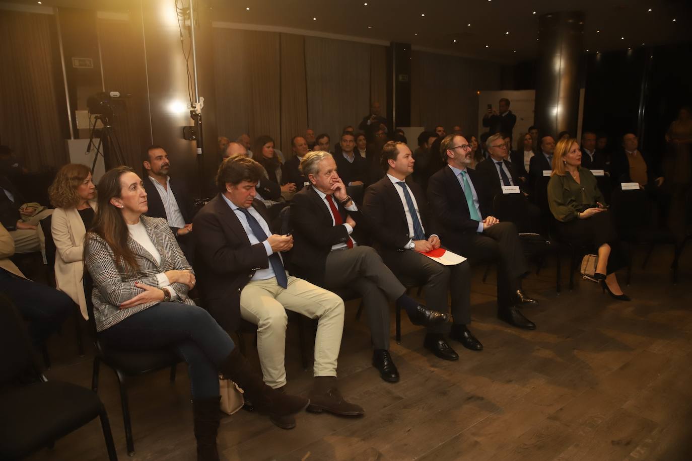 Fotos: la interesante charla de Javier Campos en el foro de Asfaco