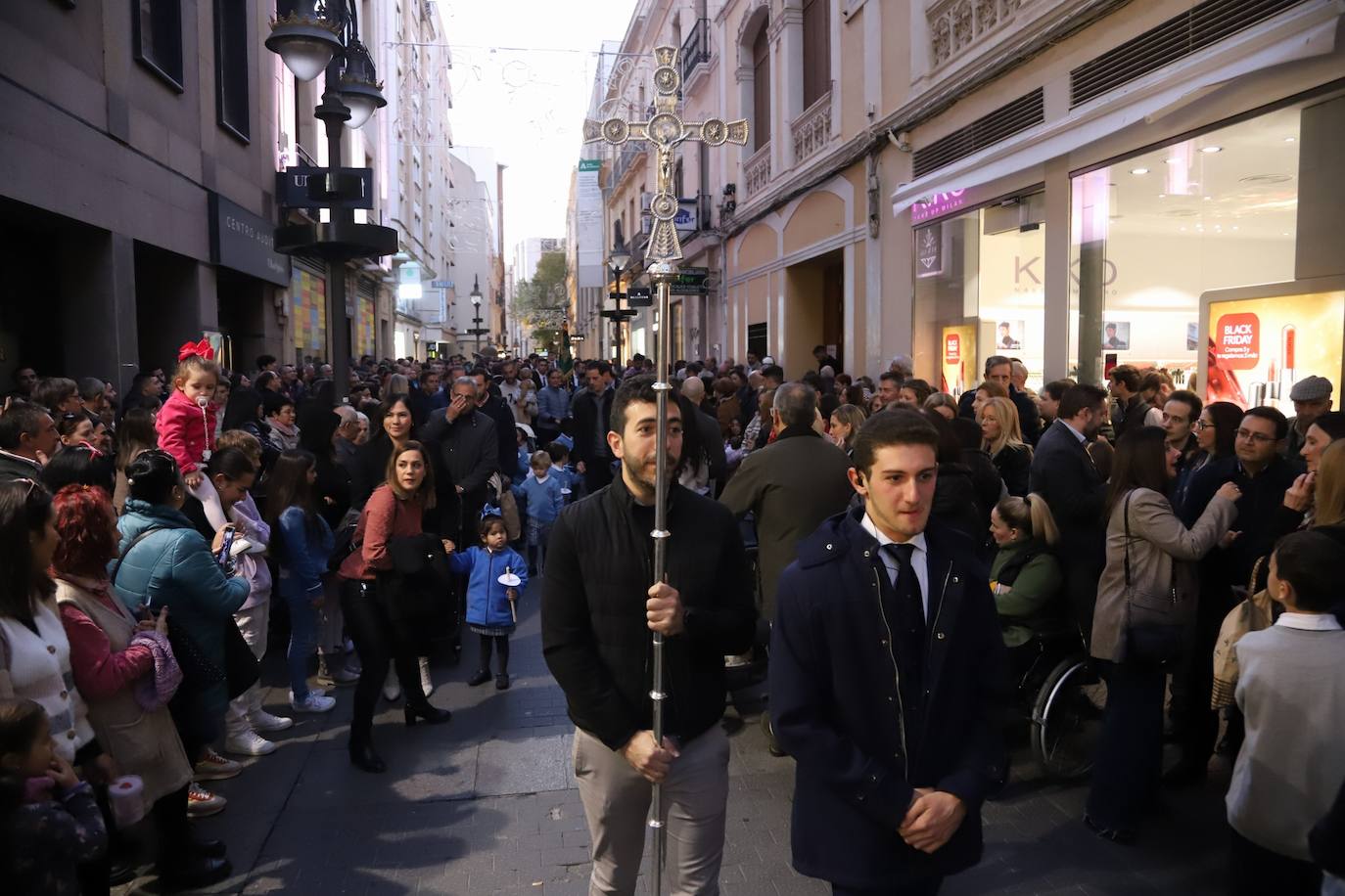 Fotos: la alegre procesión de la Virgen de la Medalla Milagrosa en Córdoba