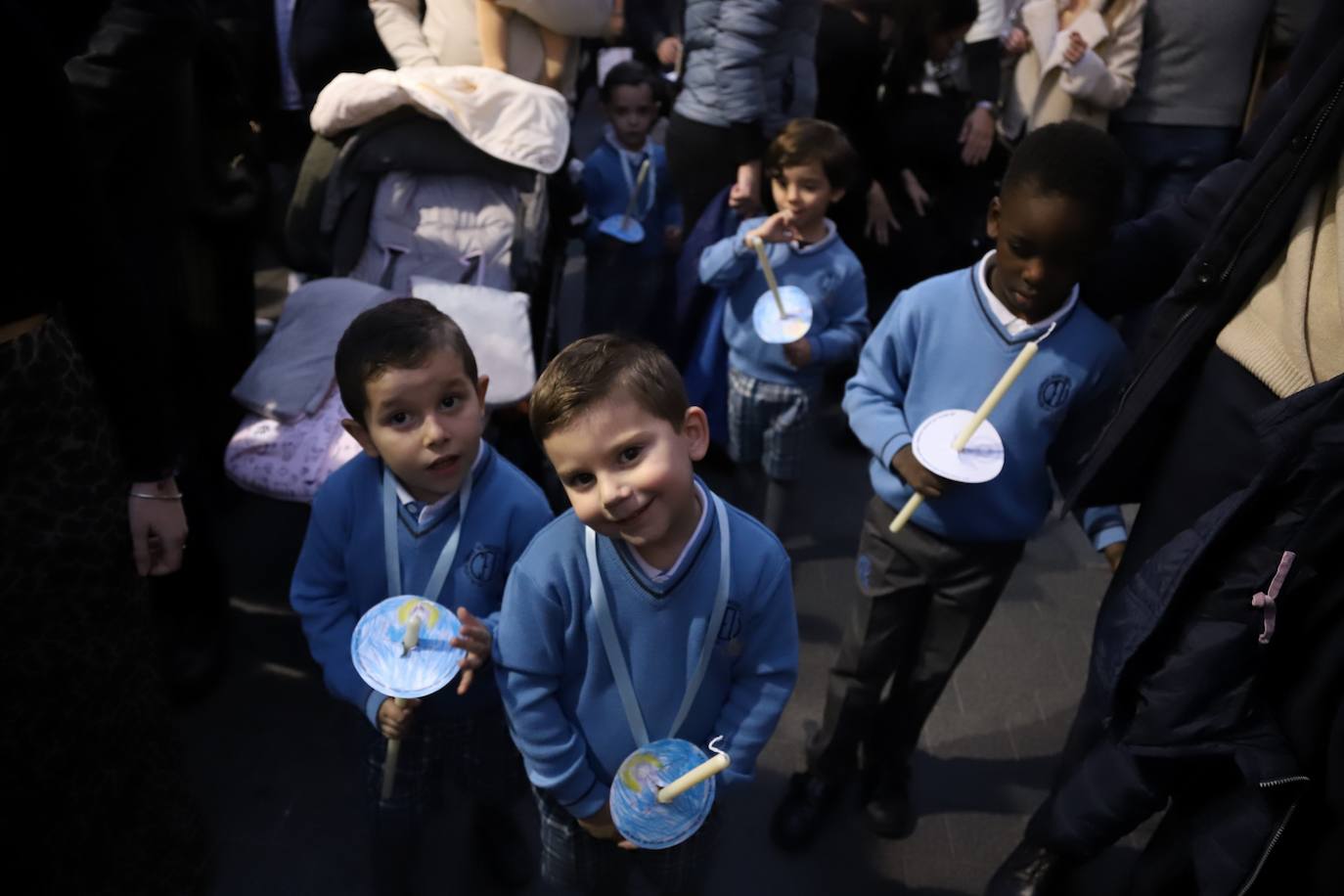 Fotos: la alegre procesión de la Virgen de la Medalla Milagrosa en Córdoba