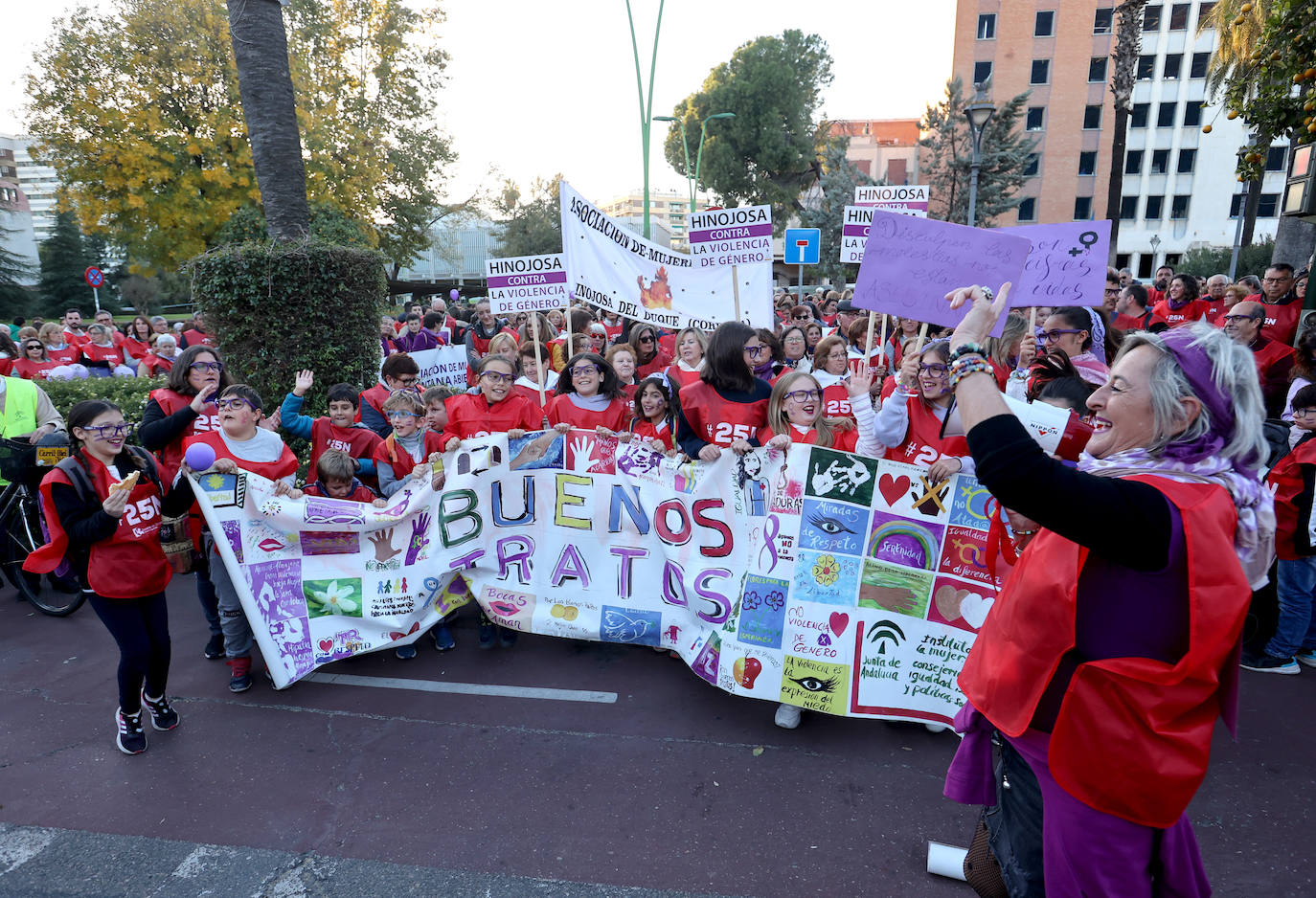 Fotos: la concurrida manifestación contra la violencia machista en Córdoba