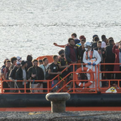Rescatan a 230 migrantes a bordo de cinco pateras en aguas de Canarias
