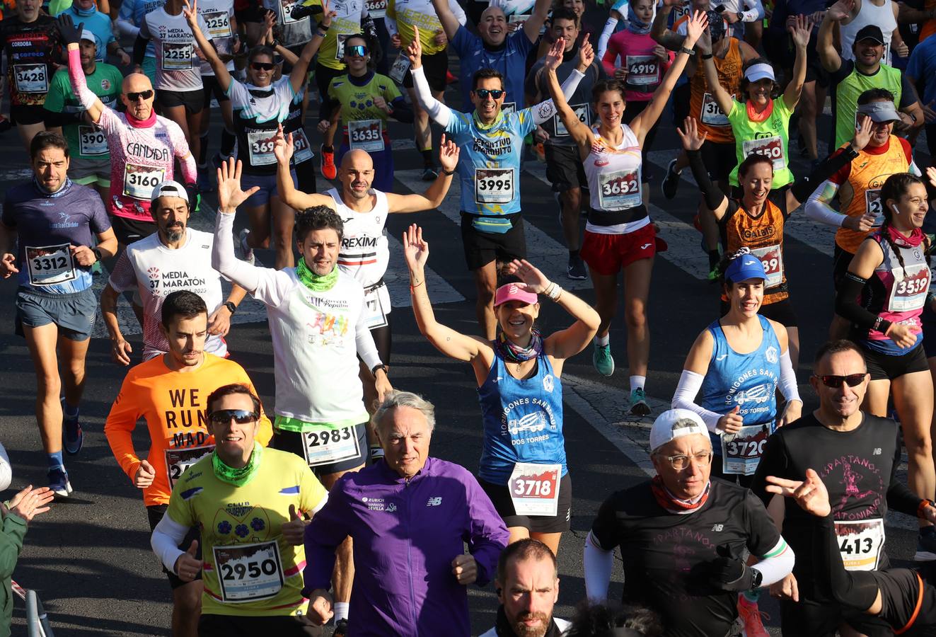 Fotos: la espectacular Media Maratón de Córdoba 2023