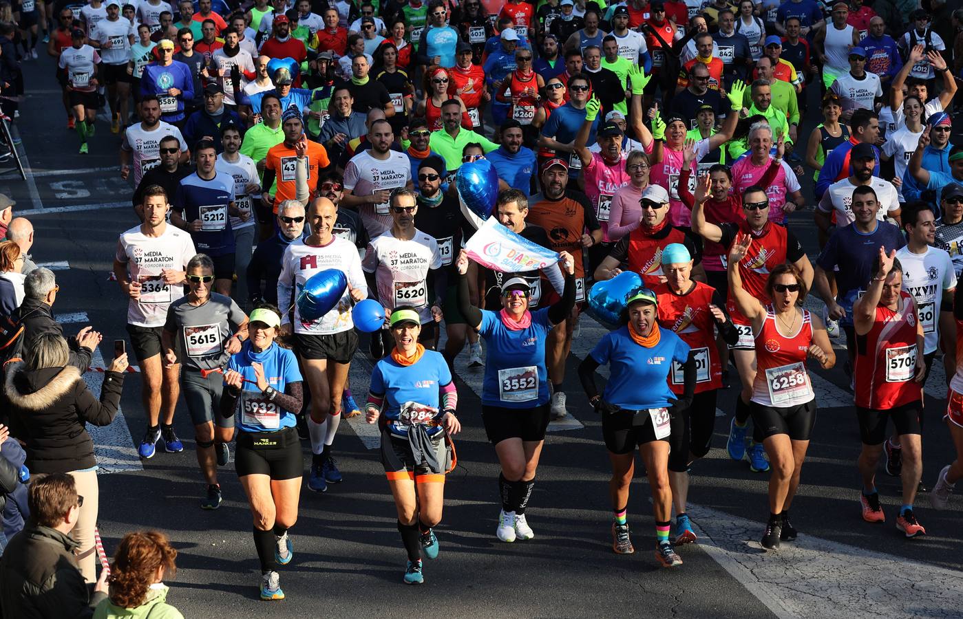 Fotos: la espectacular Media Maratón de Córdoba 2023