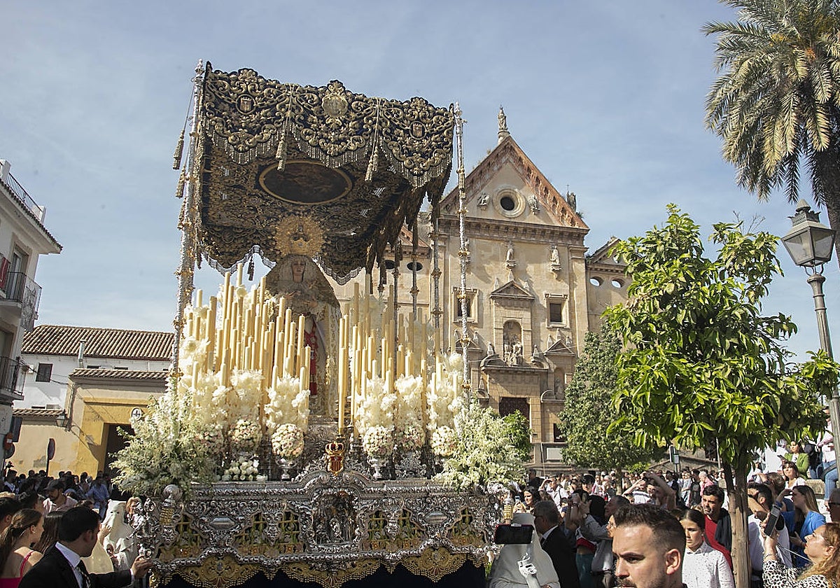 La Virgen de la Merced, una de las que verá cambiar a sus capataces, en su paso de palio en 2023