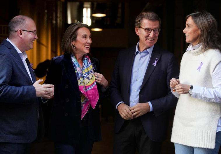 Miguel Tellado (izq) y Carmen Fúnez (drch) junto a Cuca Gamarra y Alberto Núñez Feijóo