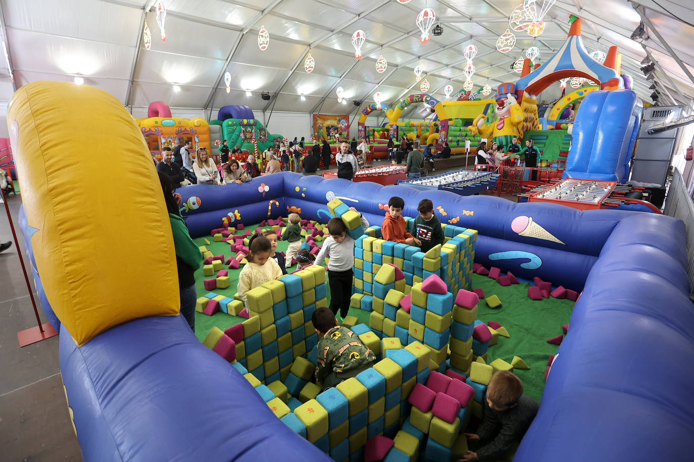 La diversión en el parque Chiquilandia de Córdoba, en imágenes