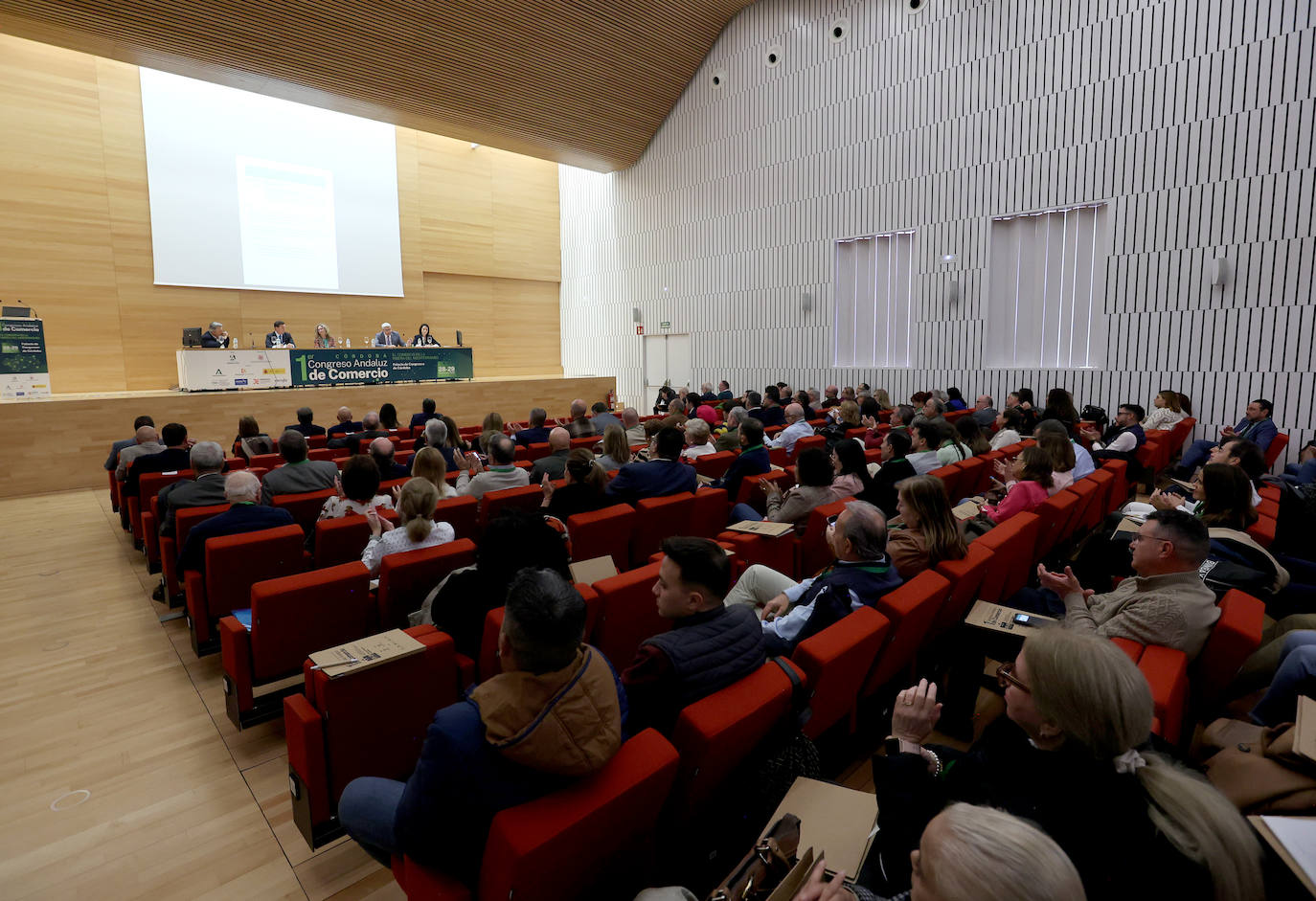 Fotos: comerciantes de toda Andalucía debaten en Córdoba su futuro
