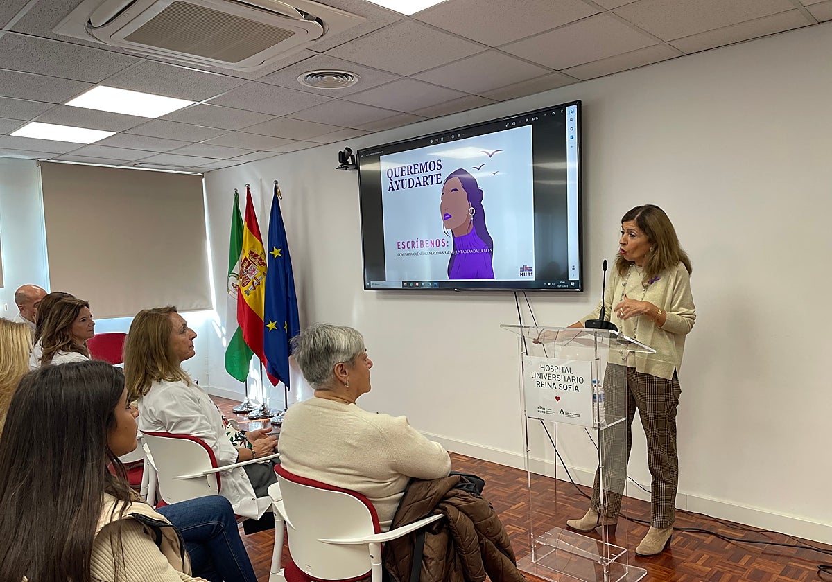 La delegada de Salud en Córdoba,  María Jesús Botella, en un acto en el Reina Sofía