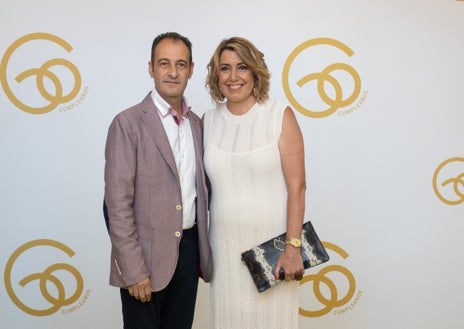 Imagen secundaria 1 - El photocall de la fiesta de cumpleaños con personajes como Finito, Arancha del Sol, Susana Díaz y su marido o la periodista Susanna Griso