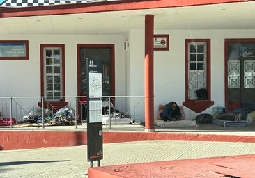 El Ayuntamiento de Lucena estudia habilitar un espacio municipal para que los temporeros puedan dormir bajo techo