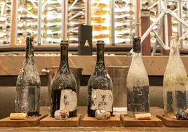 Los vinos submarinos de Alicante abren bodega en el Adriático y conquistan a sumilleres prestigiosos en Madrid