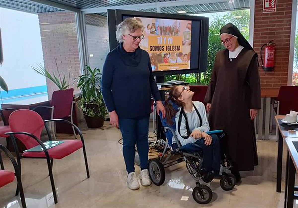 Una joven de Cuenca con parálisis cerebral reivindica el derecho a formar parte de la Iglesia con discapacidad