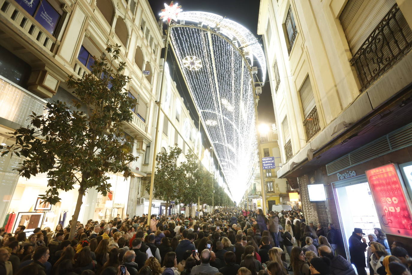 Fotos: el multitudinario encendido del alumbrado de Navidad en Córdoba