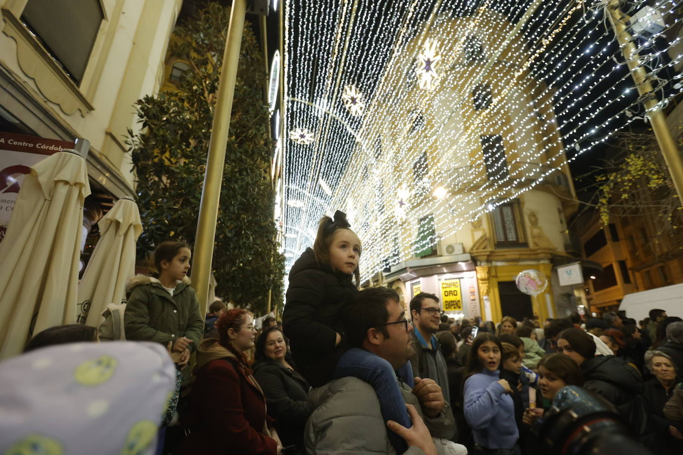 Fotos: el multitudinario encendido del alumbrado de Navidad en Córdoba