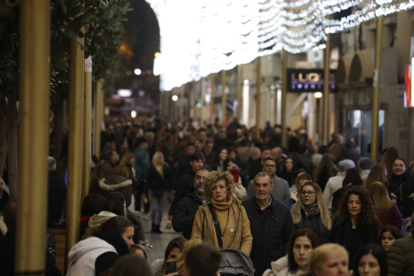 Fotos: el multitudinario encendido del alumbrado de Navidad en Córdoba