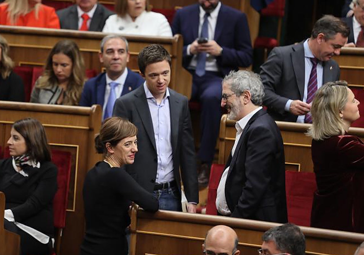 Íñigo Errejón, Marta Lois y Rafael Cofiño, en el Congreso