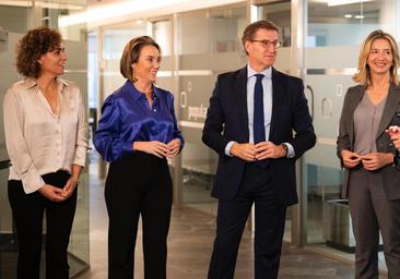 Feijóo prepara una ofensiva parlamentaria para fiscalizar las reuniones secretas de PSOE y Junts