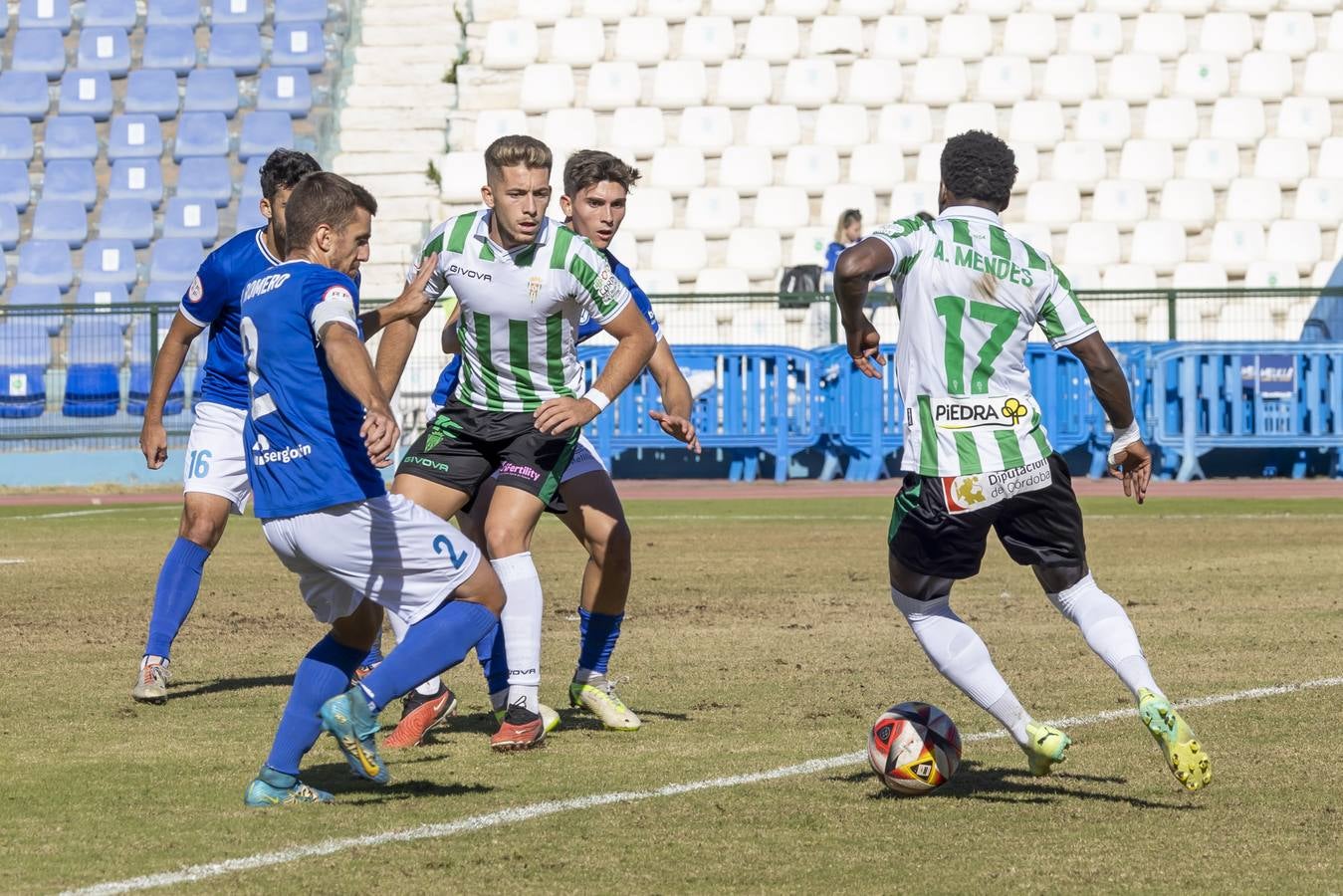 El Melilla-Córdoba CF y el gran susto con Gudelj, en imágenes