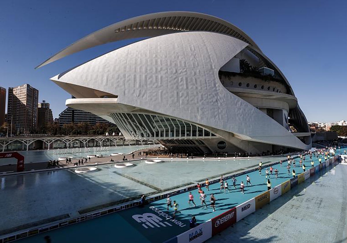 Imagen de la meta del Maratón Valencia 2023