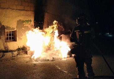 Una niña de 8 años con quemaduras graves, entre los tres heridos por el incendio de una casa en Yecla