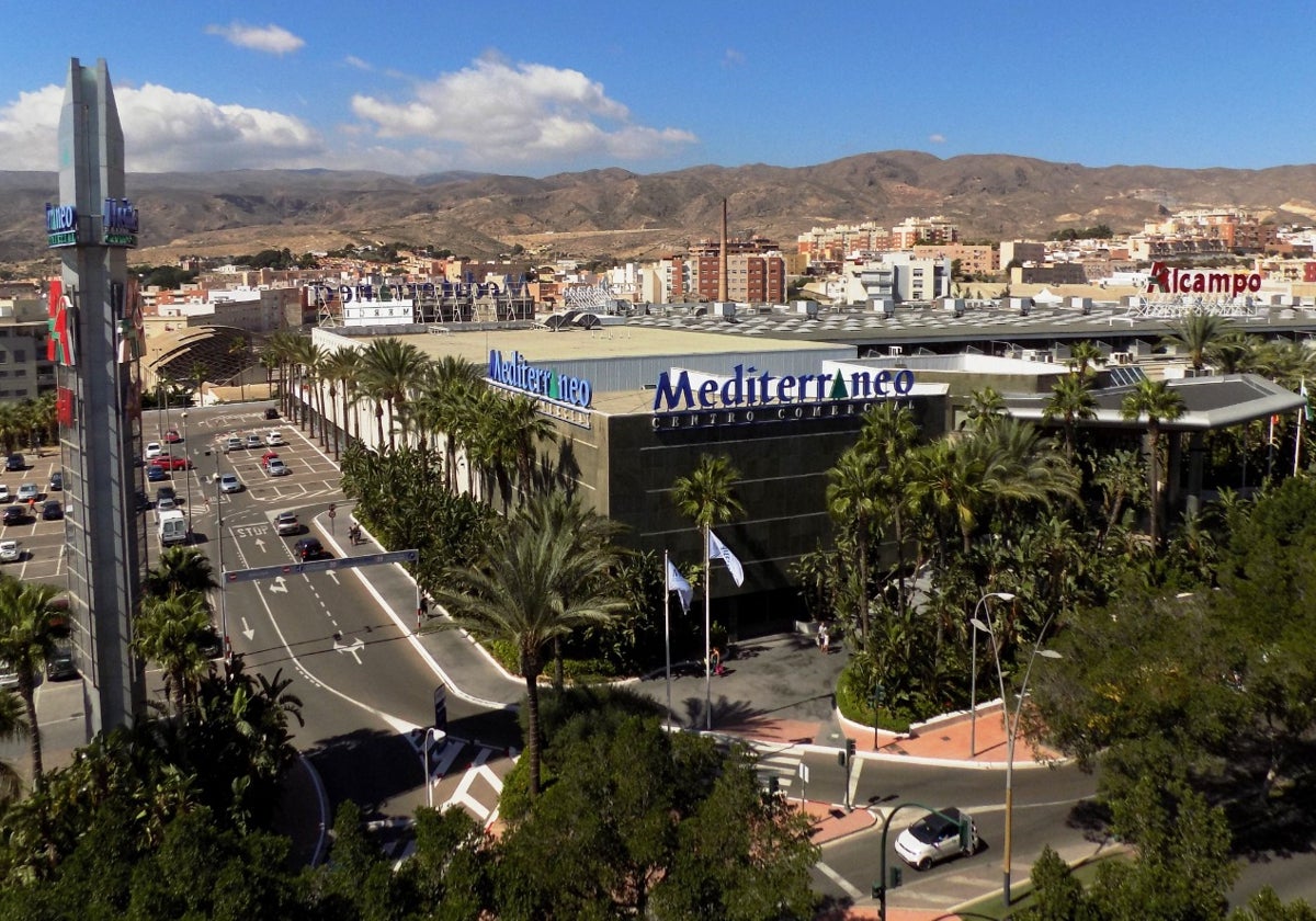 Vista del Centro Comercial Mediterráneo en Almería capital.