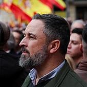 Abascal acusa a Feijóo de mentir porque «un día moviliza a los españoles y otro pacta con los golpistas en el Congreso»