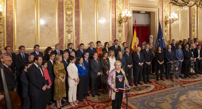 Ana Bella Estévez Jiménez de los Galanes, fundadora de la Fundación Ana Bella de ayuda a mujeres maltratadas, ha leído el artículo que hace referencia a la Igualdad ante la ley y ha lanzado un mensaje de apoyo a las "supervivientes" por este tipo de agresiones