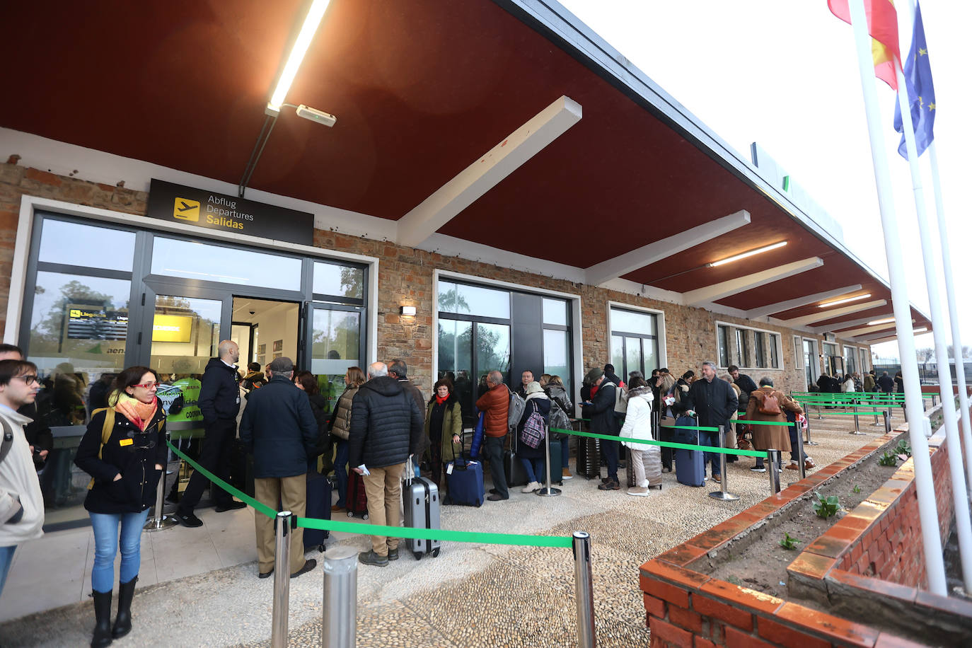Fotos: el esperado primer vuelo comercial desde el aeropuerto de Córdoba