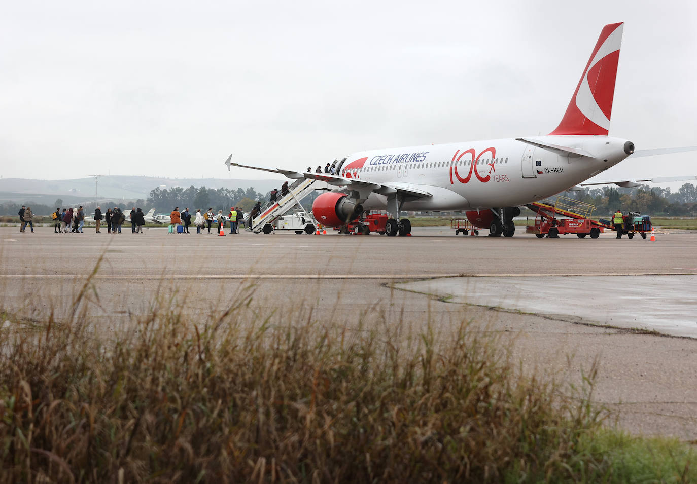 Fotos: el esperado primer vuelo comercial desde el aeropuerto de Córdoba