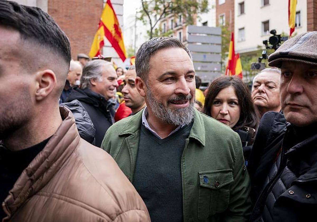 El presidente de Vox, Santiago Abascal, en una manifestación en Ferraz