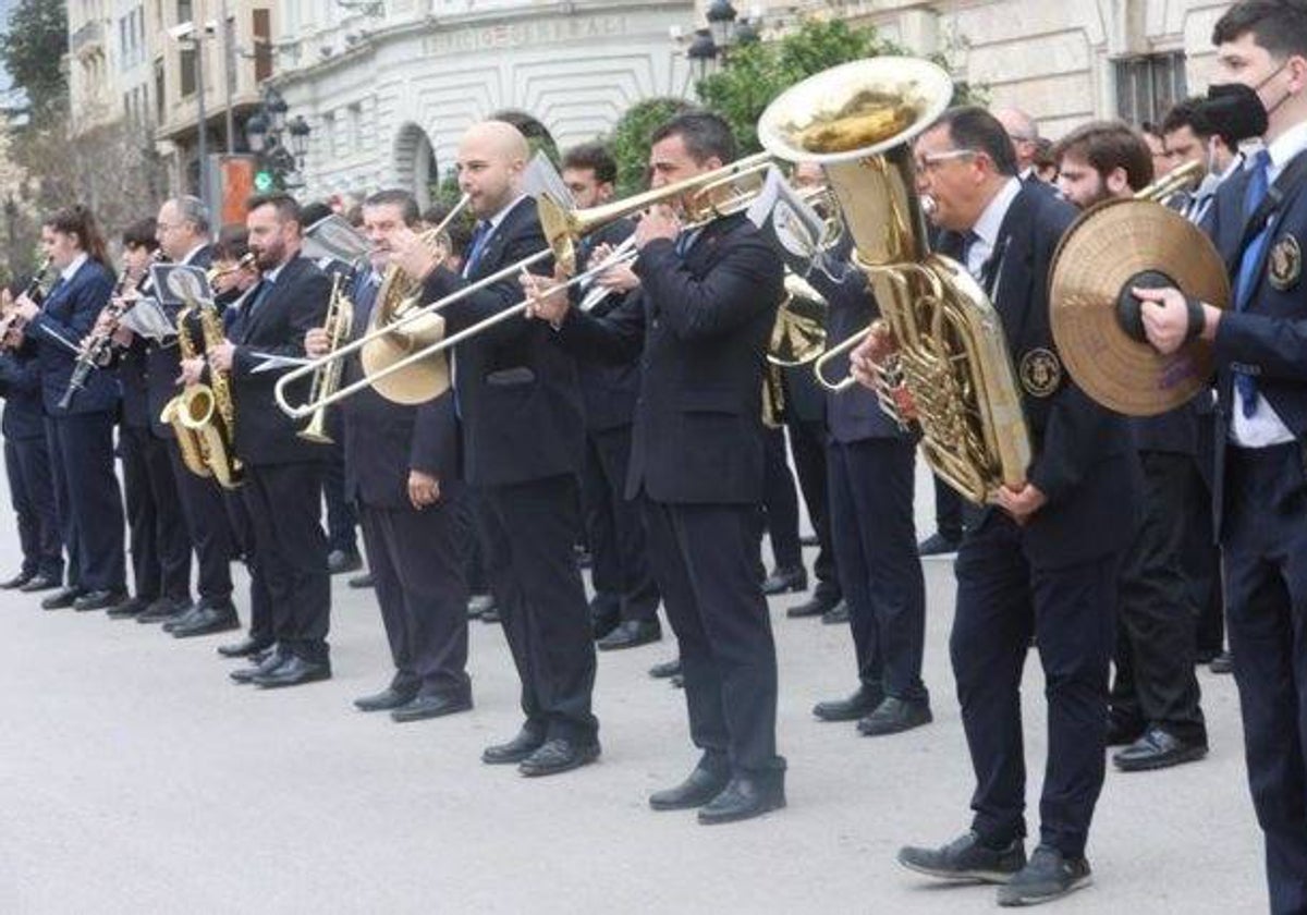 Imagen de archivo de una banda musical en la plaza del Ayuntamiento de Valencia