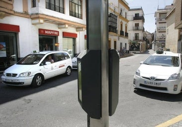 Detenida la madre de un bebé de 18 meses abandonado en un coche en la plaza de Colón