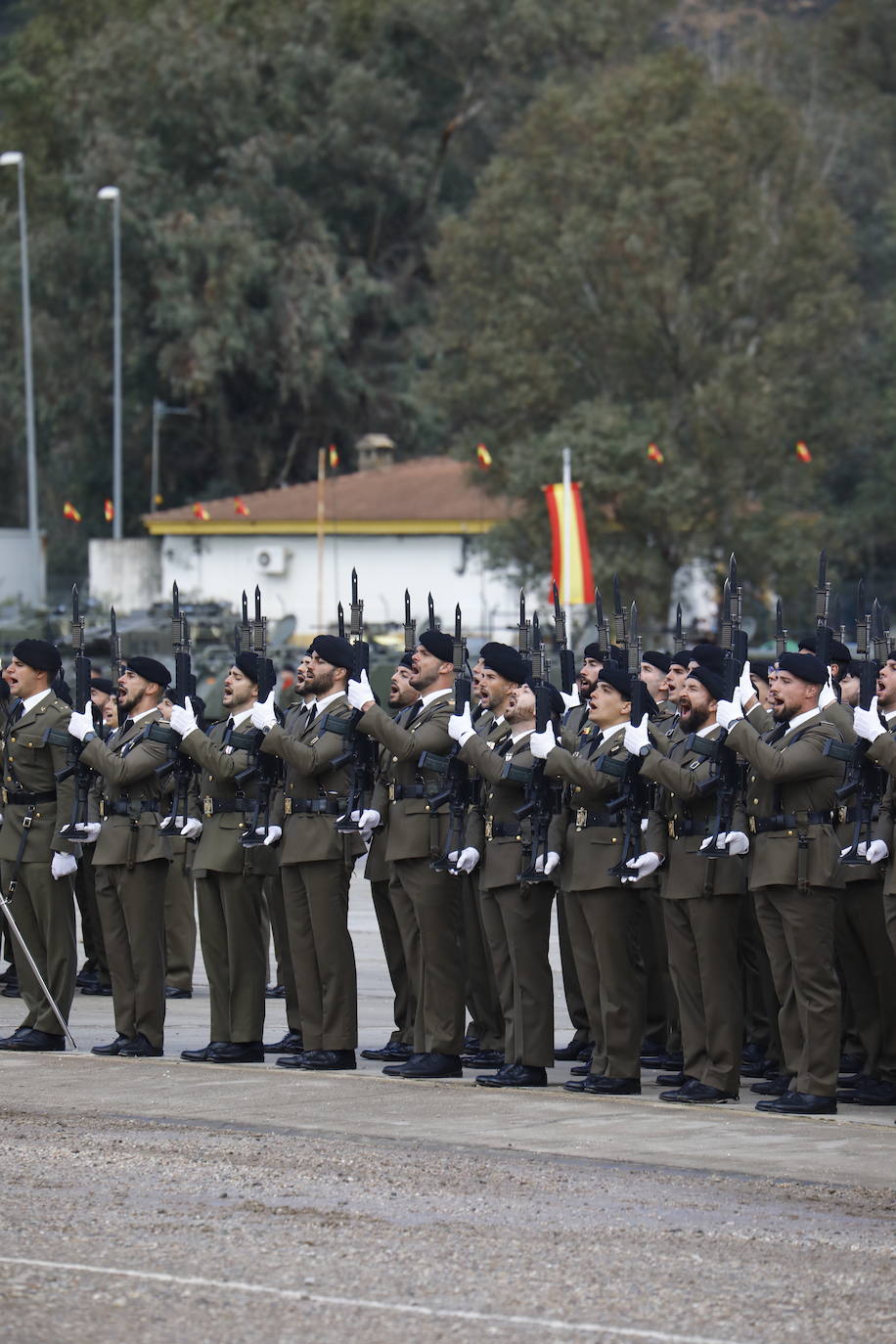 Fotos: La imponente parada militar de la Brigada &#039;Guzmán el Bueno X&#039; en Córdoba