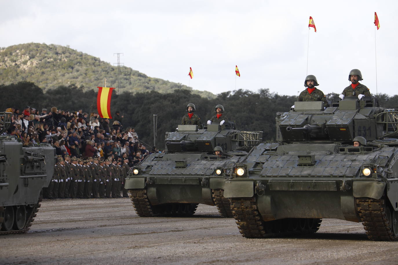 Fotos: La imponente parada militar de la Brigada &#039;Guzmán el Bueno X&#039; en Córdoba