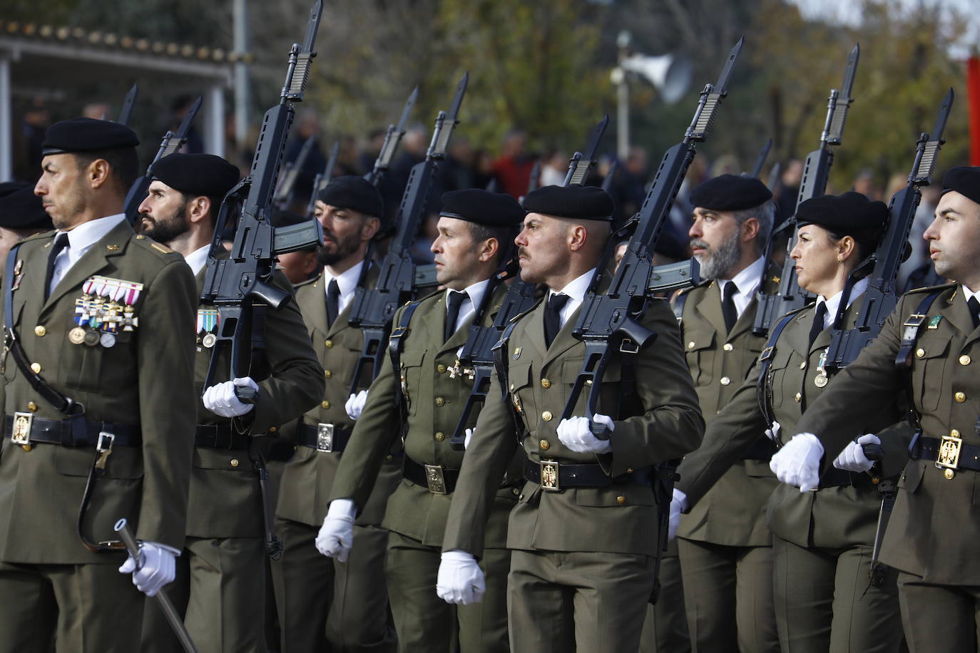 Fotos: La imponente parada militar de la Brigada &#039;Guzmán el Bueno X&#039; en Córdoba