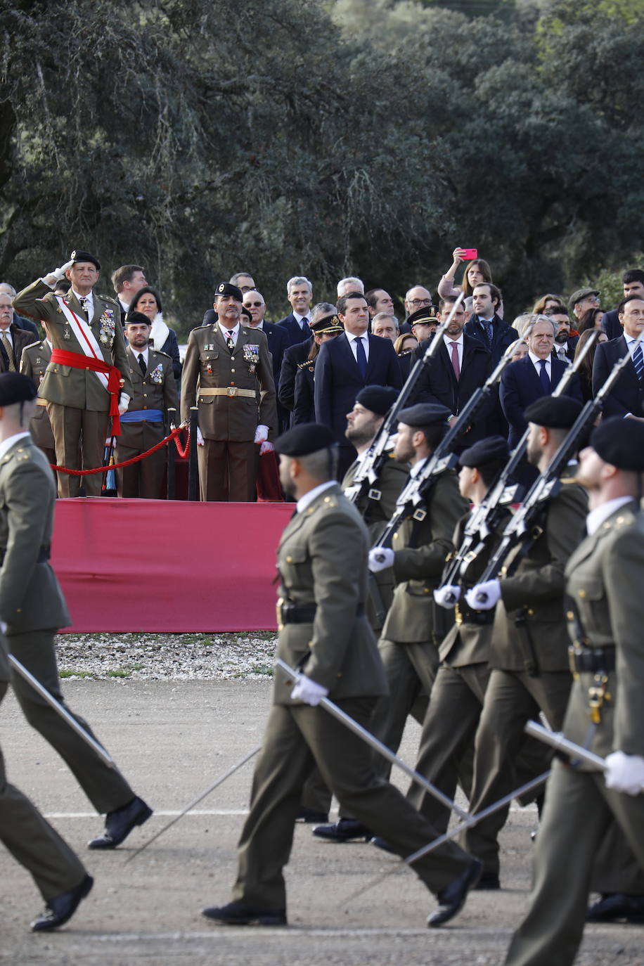 Fotos: La imponente parada militar de la Brigada &#039;Guzmán el Bueno X&#039; en Córdoba
