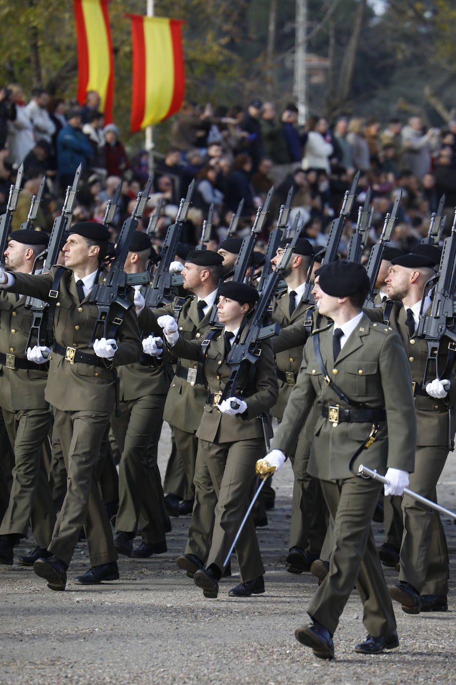 Fotos: La imponente parada militar de la Brigada &#039;Guzmán el Bueno X&#039; en Córdoba