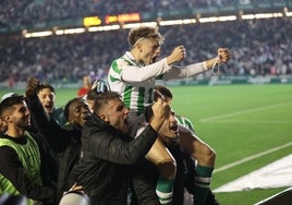 El Córdoba CF tumba a un Castellón líder y da un golpe en la mesa (2-0)